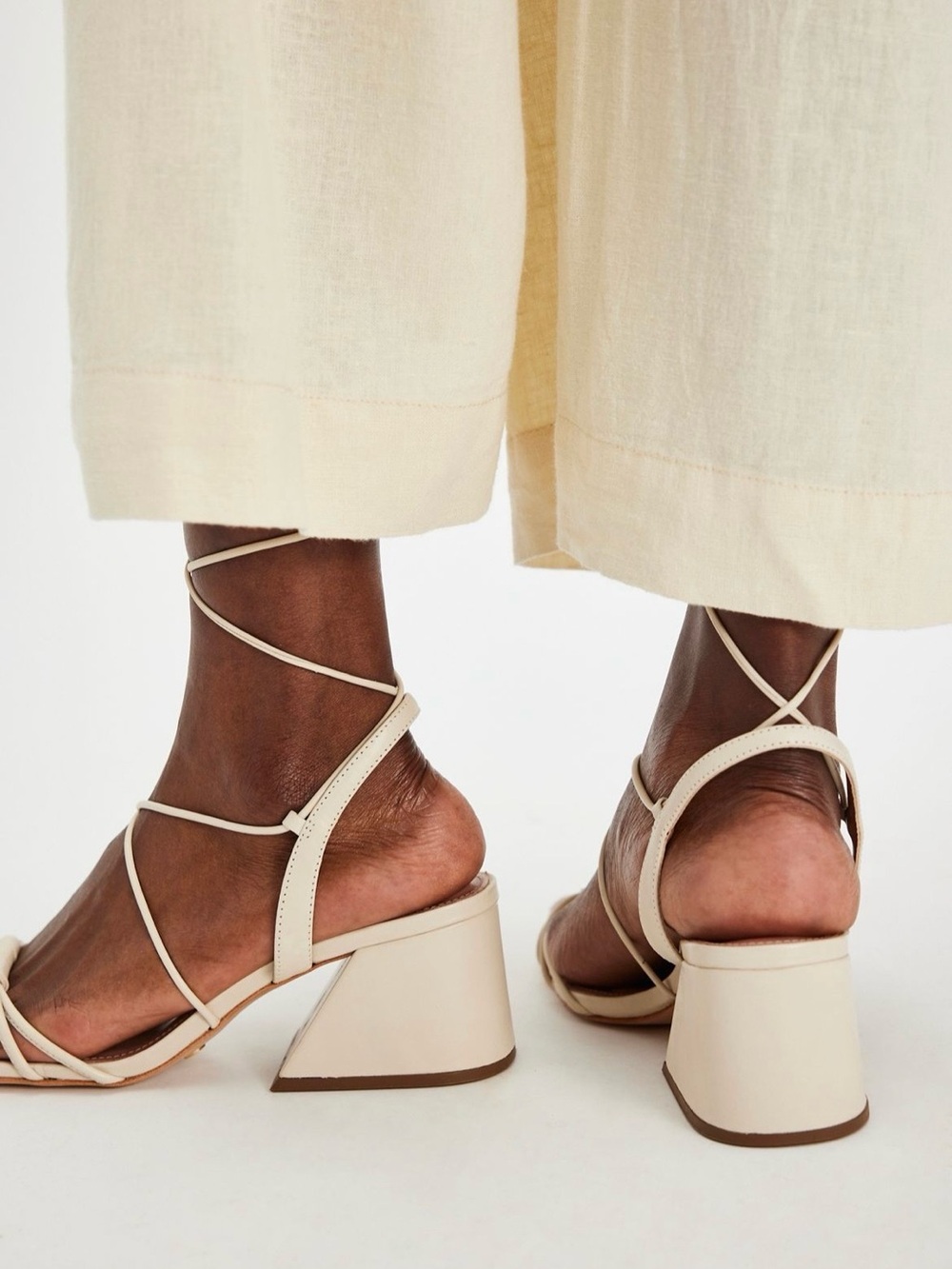 NWOT Vicenza Strappy Cream Block Heel Sandals Ankle Tie Free People - Picture 10 of 11